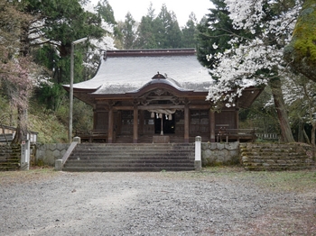 稲田神社拝殿.jpg